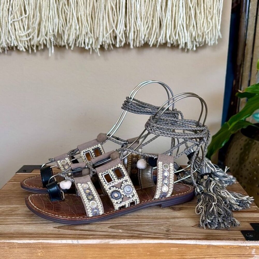 Sam Edelman Gretchen Gray Silver Ankle Wrap Tassel Gladiator Flat Sandal Size 7